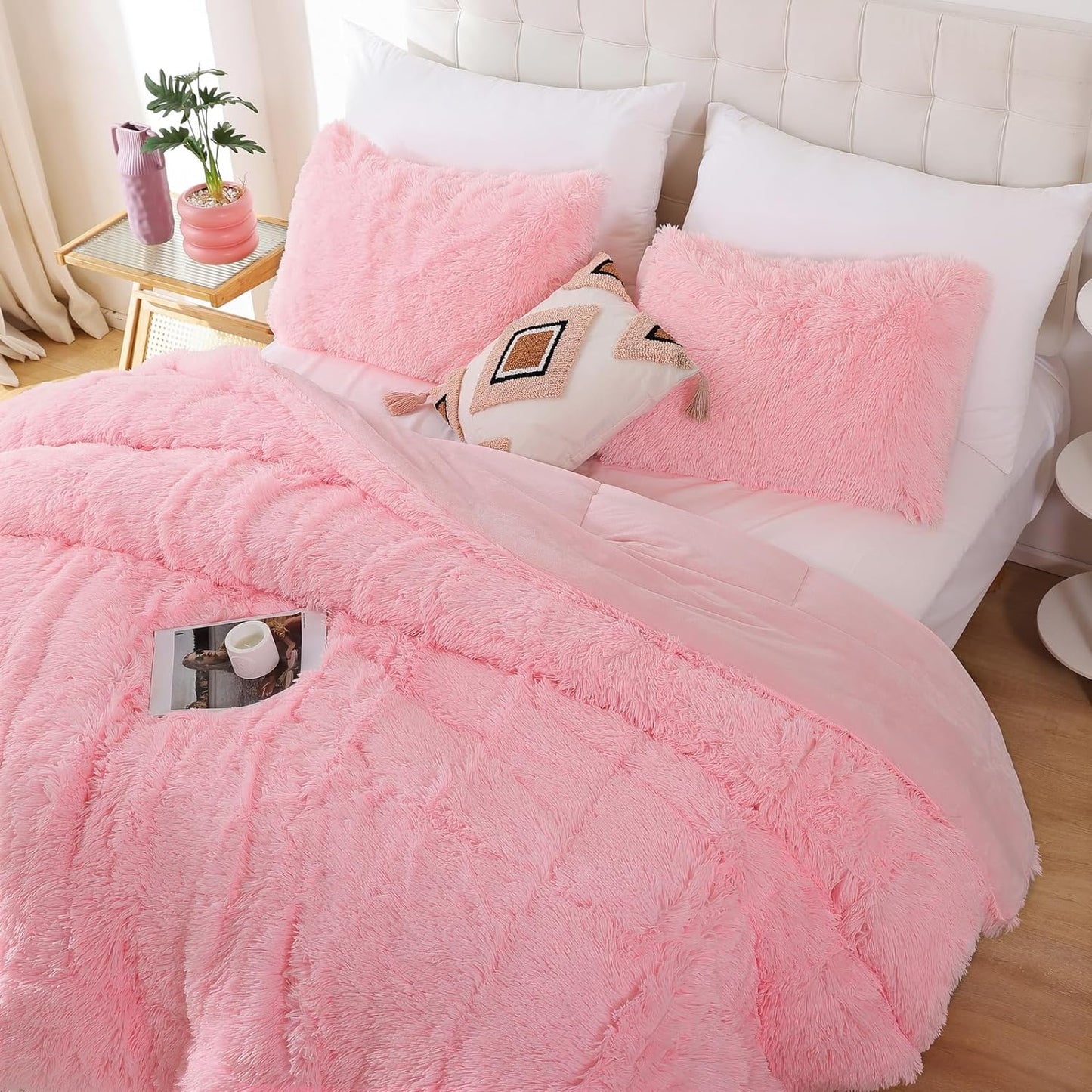 Faux Fur Pink Comforter Set Queen Size 3Pcs Fluffy Fuzzy Plush Comforter Set, Double-Sided Bedding Set (1 Faux Fur Comforter + 2 Faux Fur Pillowcases)