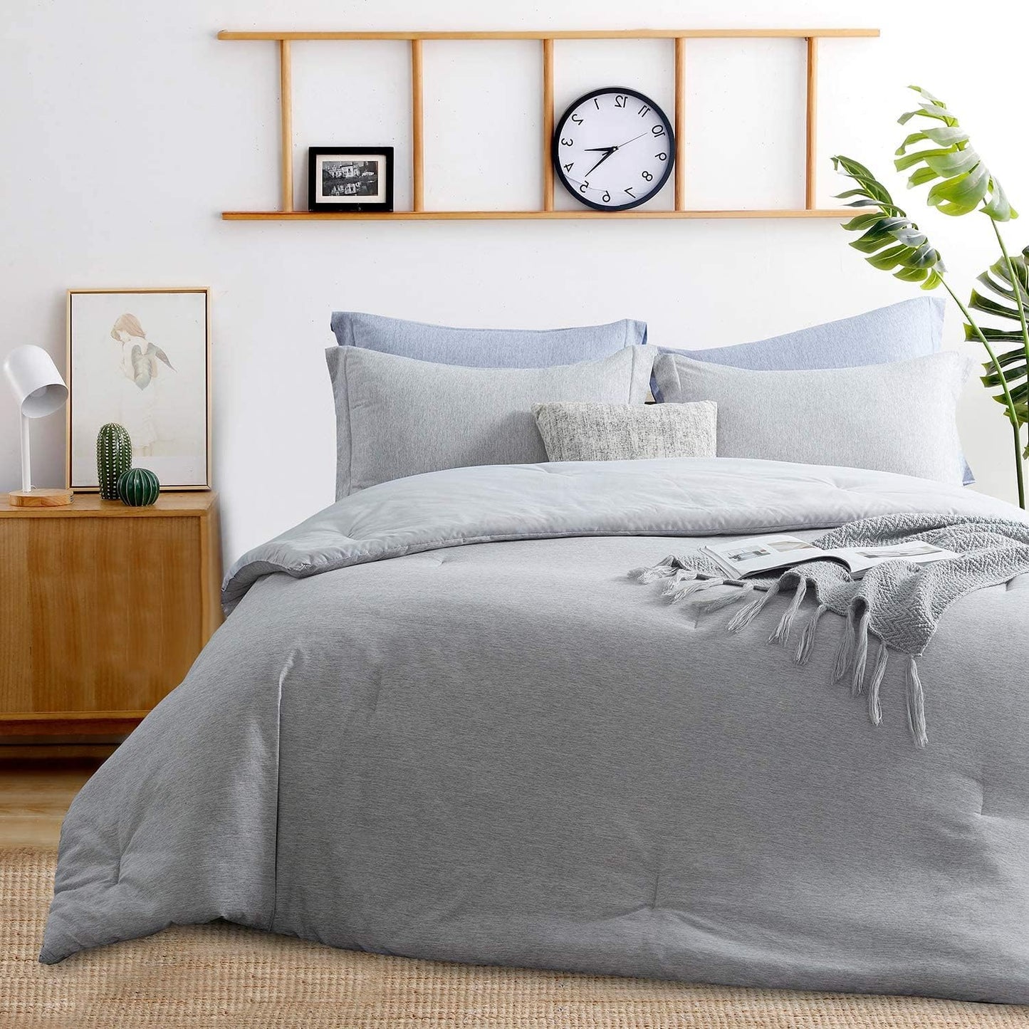 Twin Comforter Set - Light Grey Twin Soft Bedding Comforter Set, Cationic Dyeing Striola Pattern Reversible Practical Comforter (1 Comforter 68X88 In, 1 Pillow Sham 20X26 In)