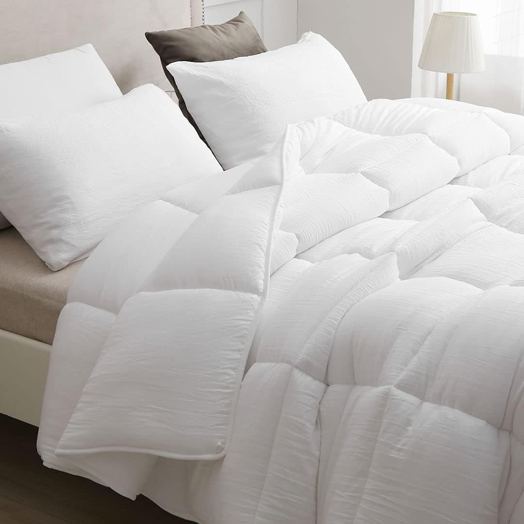 Full/Queen Bed Comforter - Ultra-Soft Cloud Fluffy Plush Recycled Microfiber Quilt Duvet, White